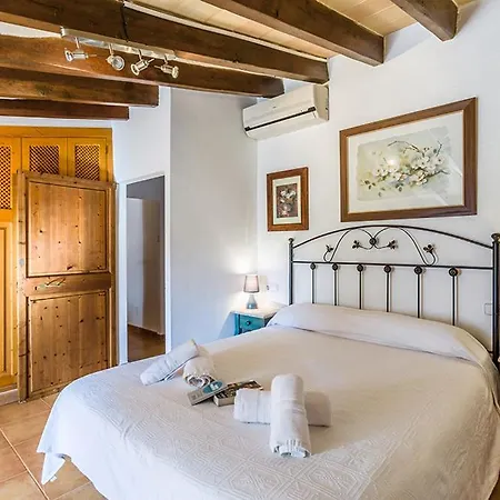 Sleeps 8 Pool Air Con Wifi