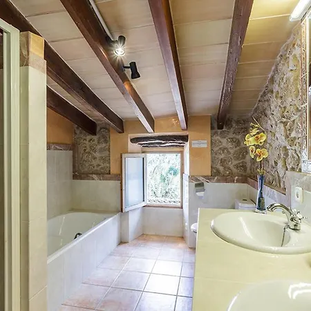 Villa Sleeps 8 Pool Air Con Wifi
