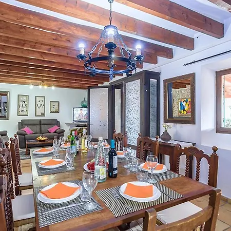 Sleeps 8 Pool Air Con Wifi * Pollença